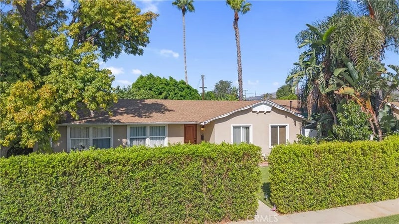 11201 Petit Avenue
