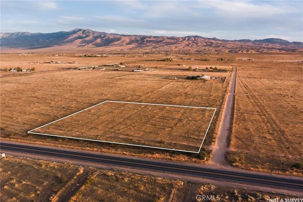 Photo of 1 Coyote, Apple Valley, CA 92307 (MLS # CV26095570)