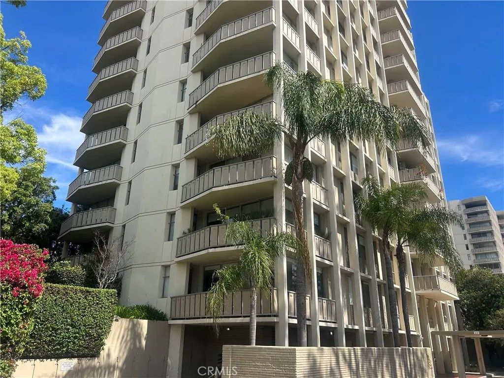 Photo of 4455 Los Feliz Blvd #605, Los Angeles, CA 90027 (MLS # MB26060238)