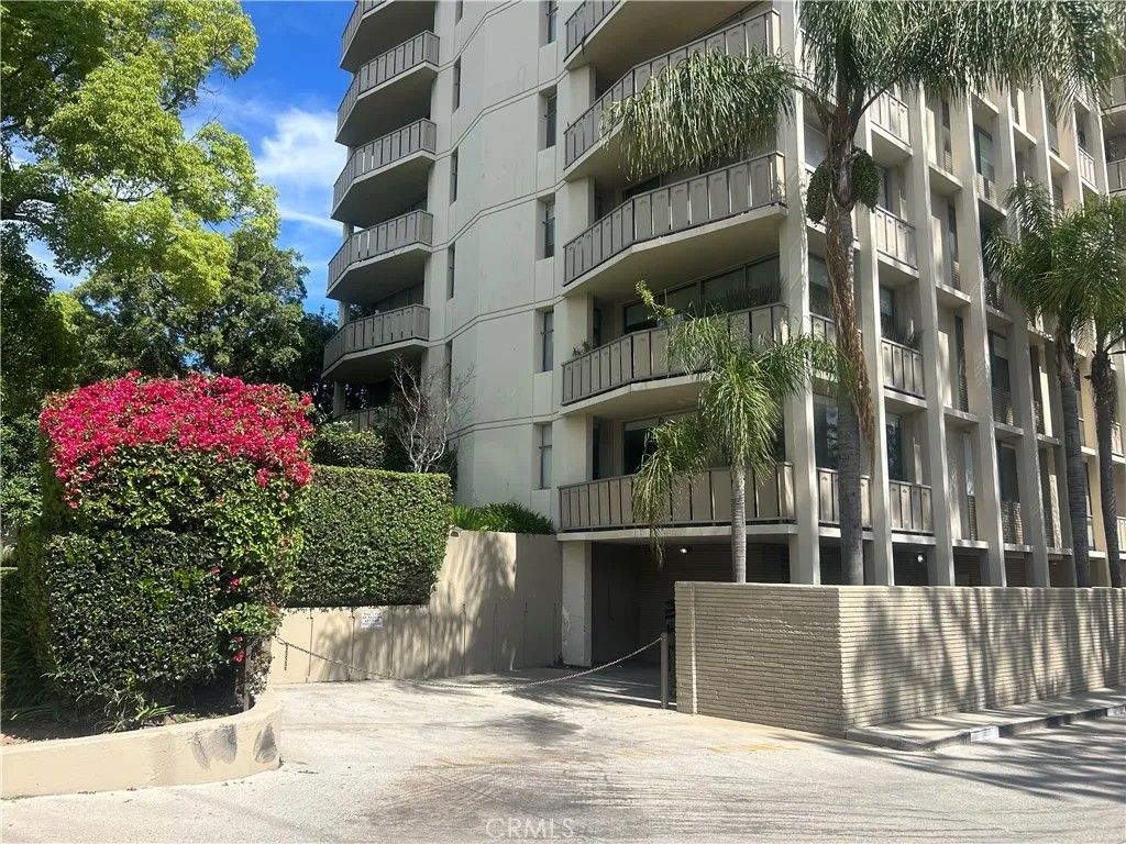 Photo of 4455 Los Feliz Blvd #605, Los Angeles, CA 90027 (MLS # MB26060238)