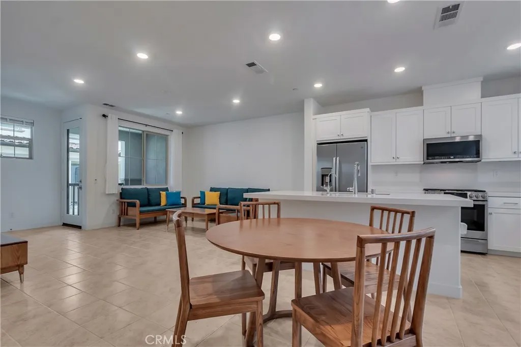 509 Tamarind Way B