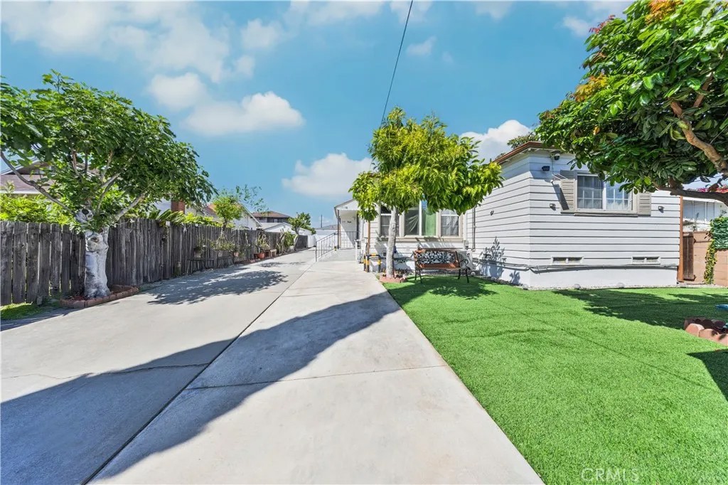 159 W Glendon Way