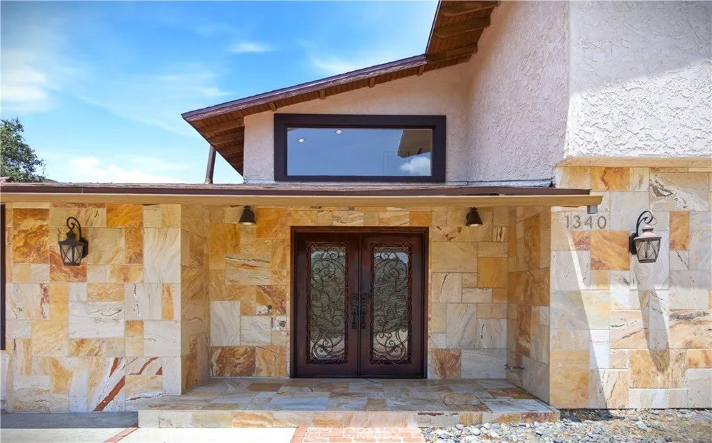 1340 Hillside
