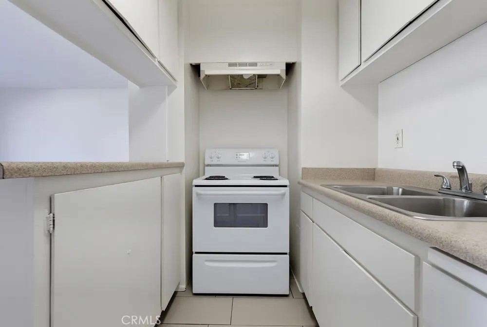 5585 E Pacific Coast Highway East 107