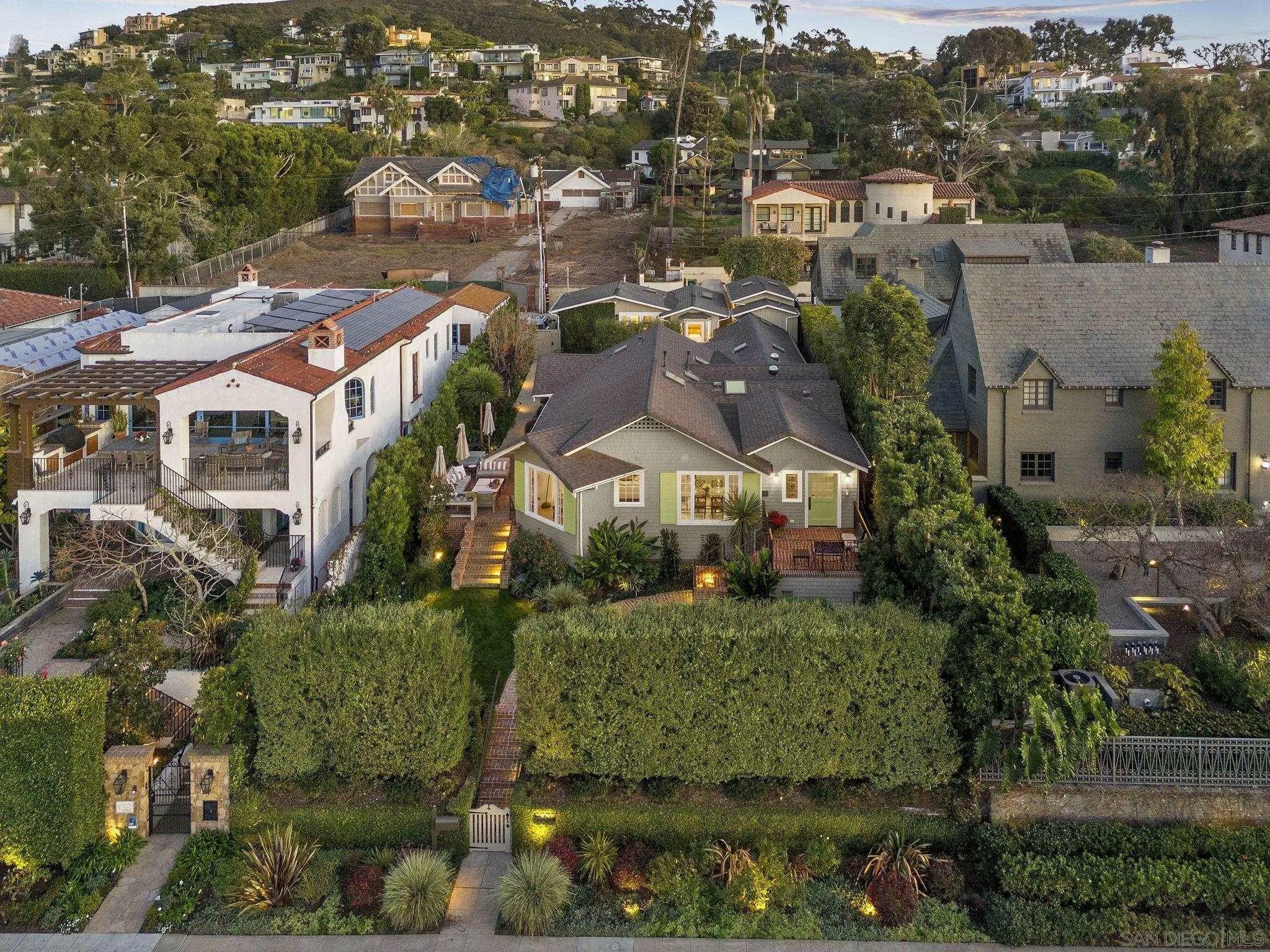 1437 Virginia Way