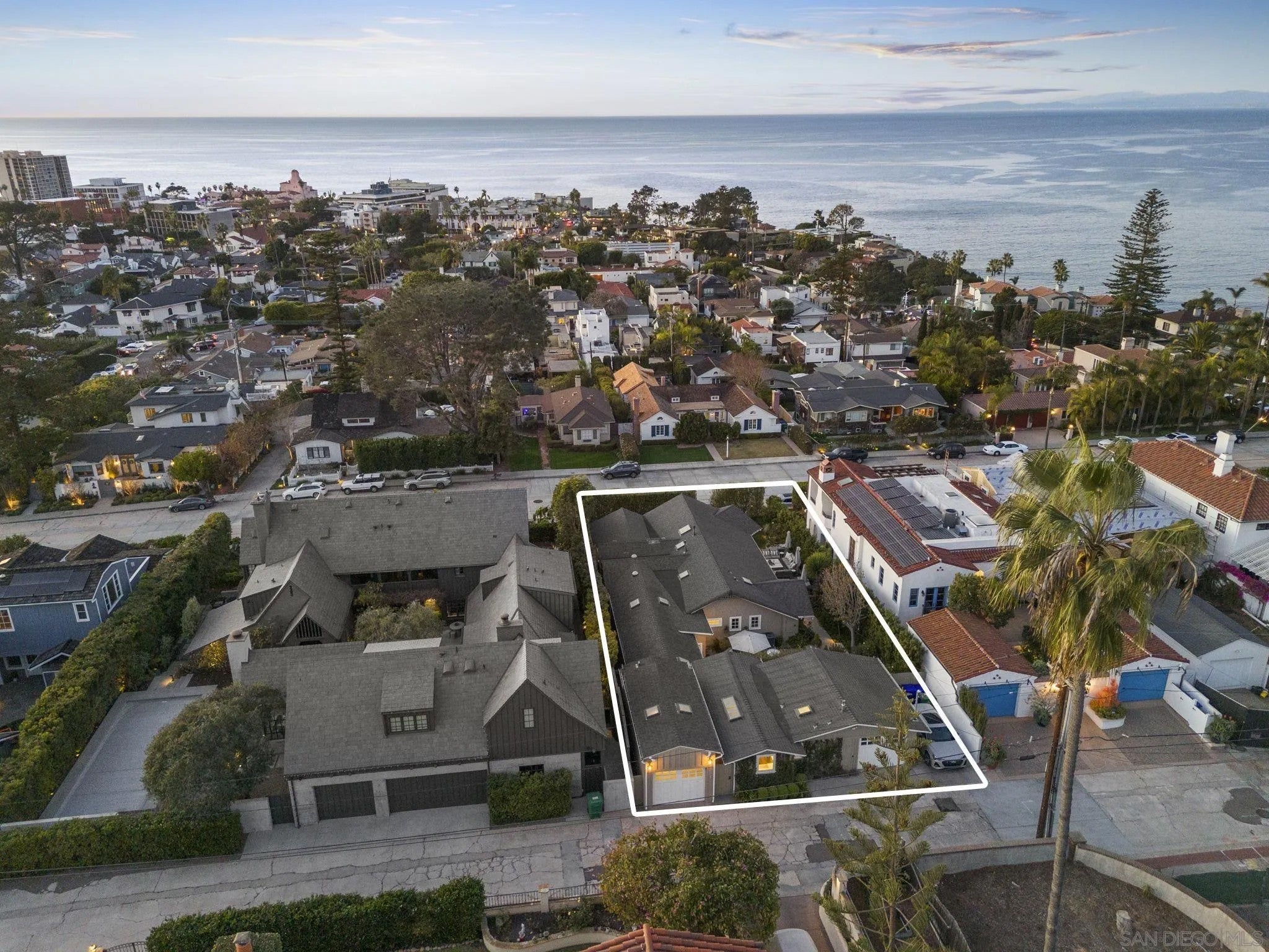 1437 Virginia Way