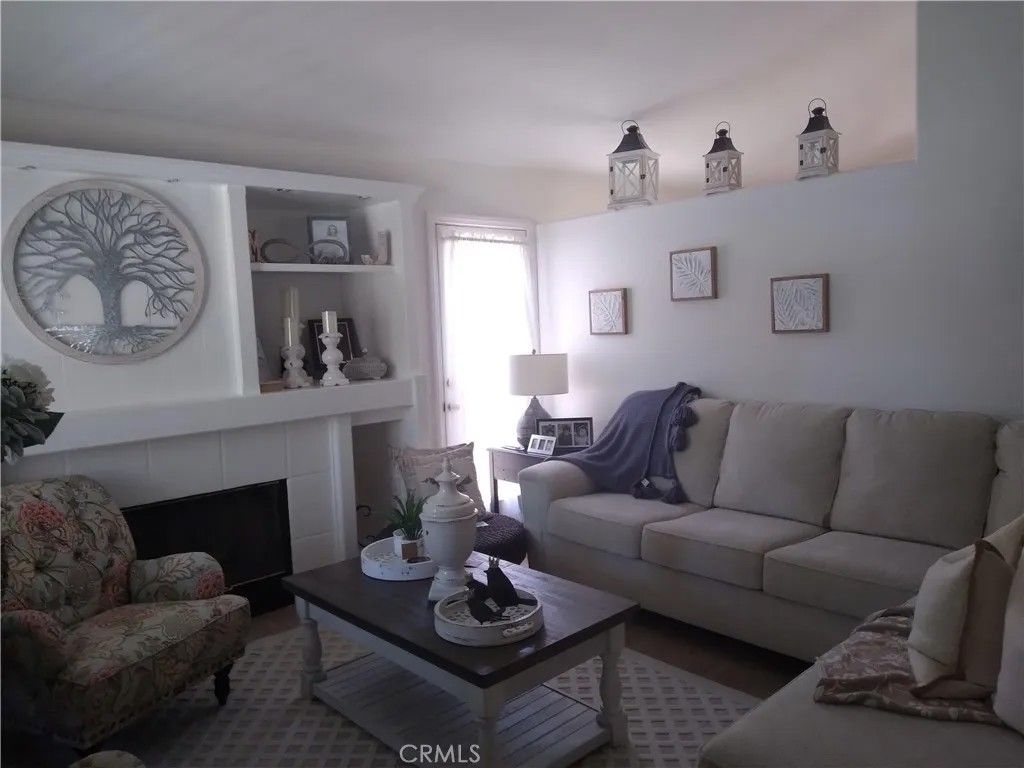 Photo of 40672 Corte Albara, Murrieta, CA 92562 (MLS # SW26018452)