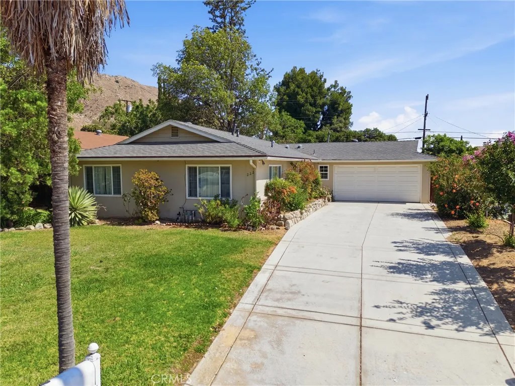 222 Green Oaks