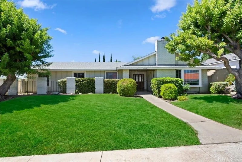 2109 N San Antonio