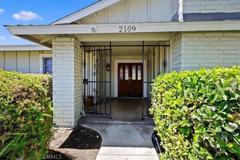 2109 N San Antonio