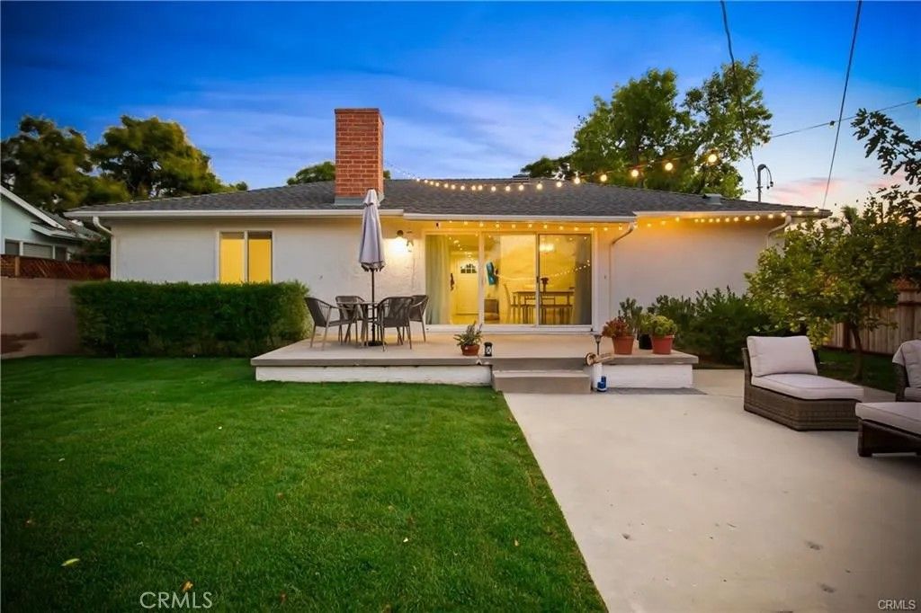 Photo of 23055 Gilmore St, West Hills, CA 91307 (MLS # SR26038841)