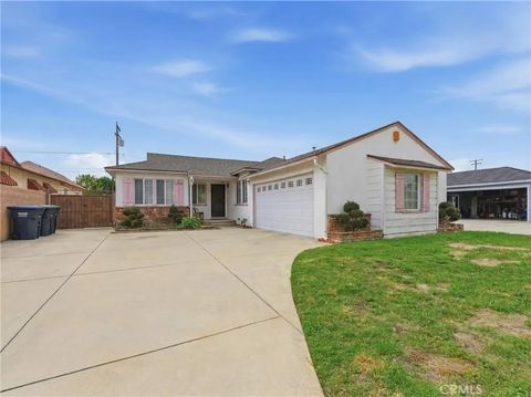 Photo of 10456 Mapledale St, Bellflower, CA 90706 (MLS # DW26054312)