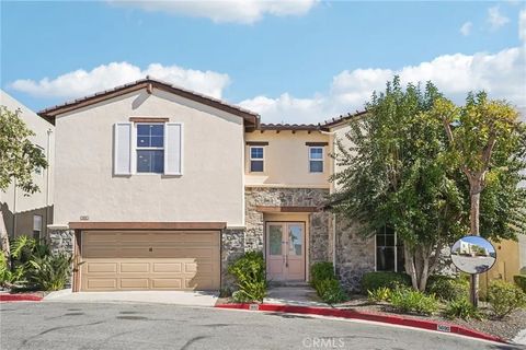 Photo of 5692 Como Cir, Woodland Hills, CA 91367 (MLS # DW26049930)