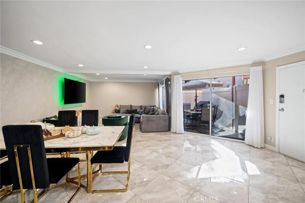 7924 Woodman Avenue 78