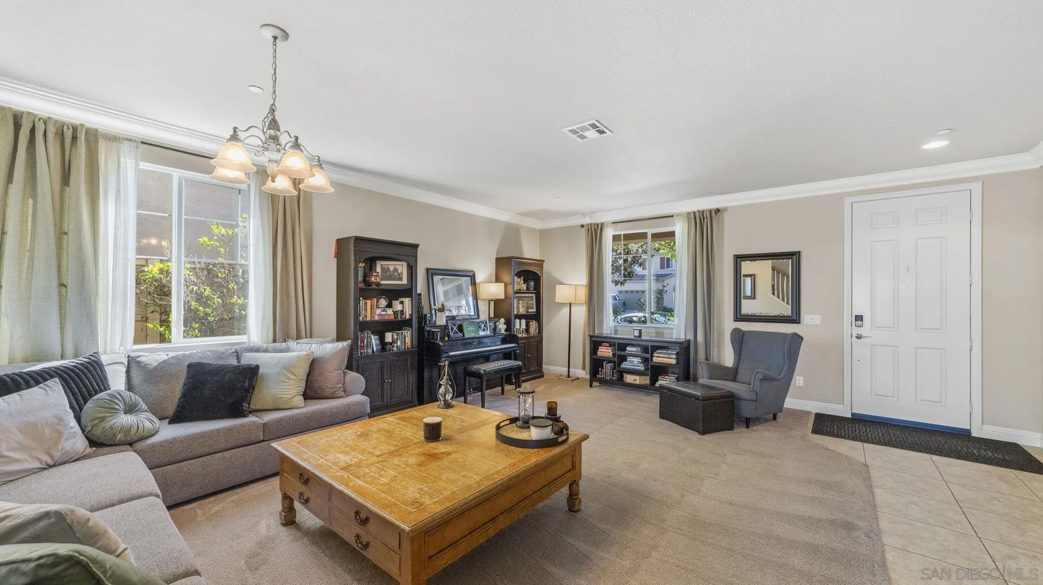 1045 Stratton Dr
