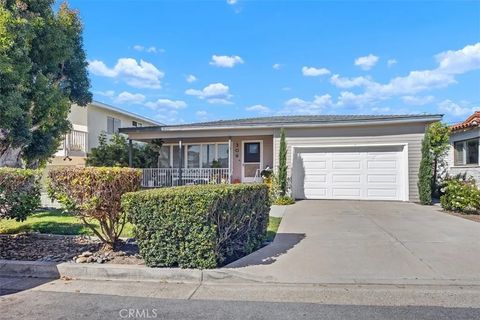 Tiny photo for 306 Avenida Cabrillo, San Clemente, CA 92672 (MLS # OC25247027)