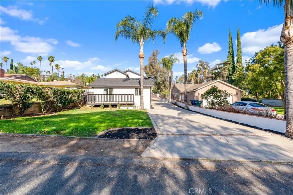 Photo of 7247 Pontoosuc Ave, Riverside, CA 92504 (MLS # IV26025083)