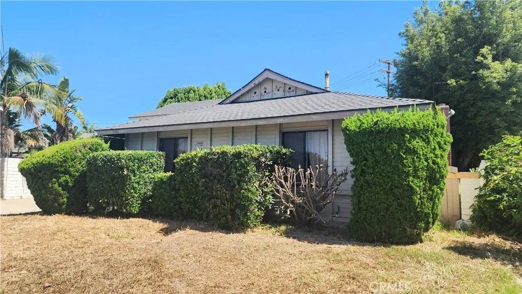 Photo of 17530 Chestnut ST, Fountain Valley, CA 92708 (MLS # OC26102987)