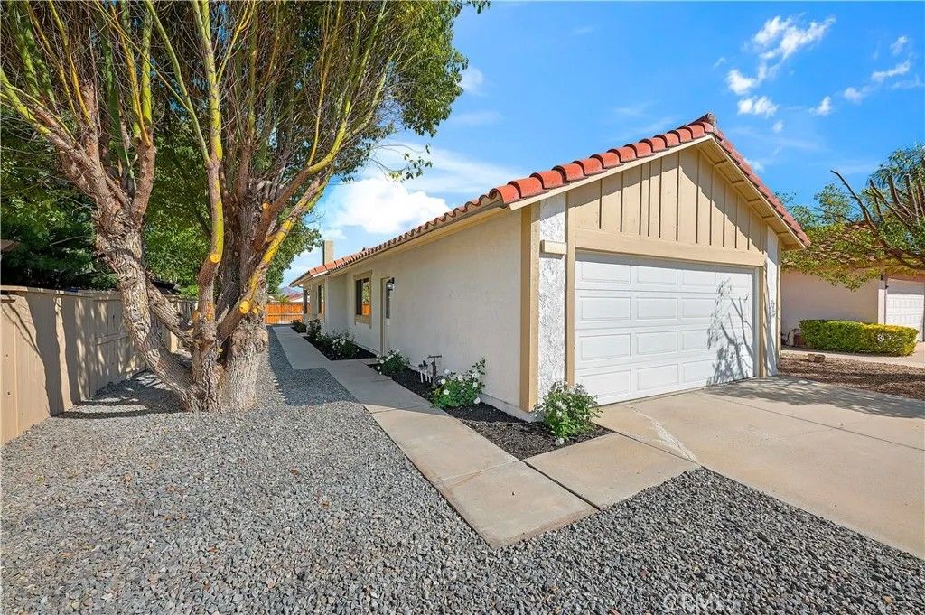 Photo of 27042 Rangewood St, Menifee, CA 92586 (MLS # SW25230358)