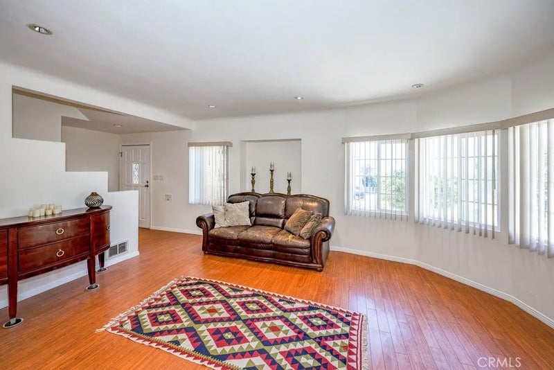 10260 Tujunga Canyon