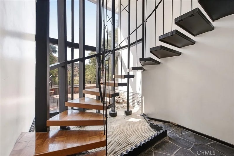2125 Eastedge