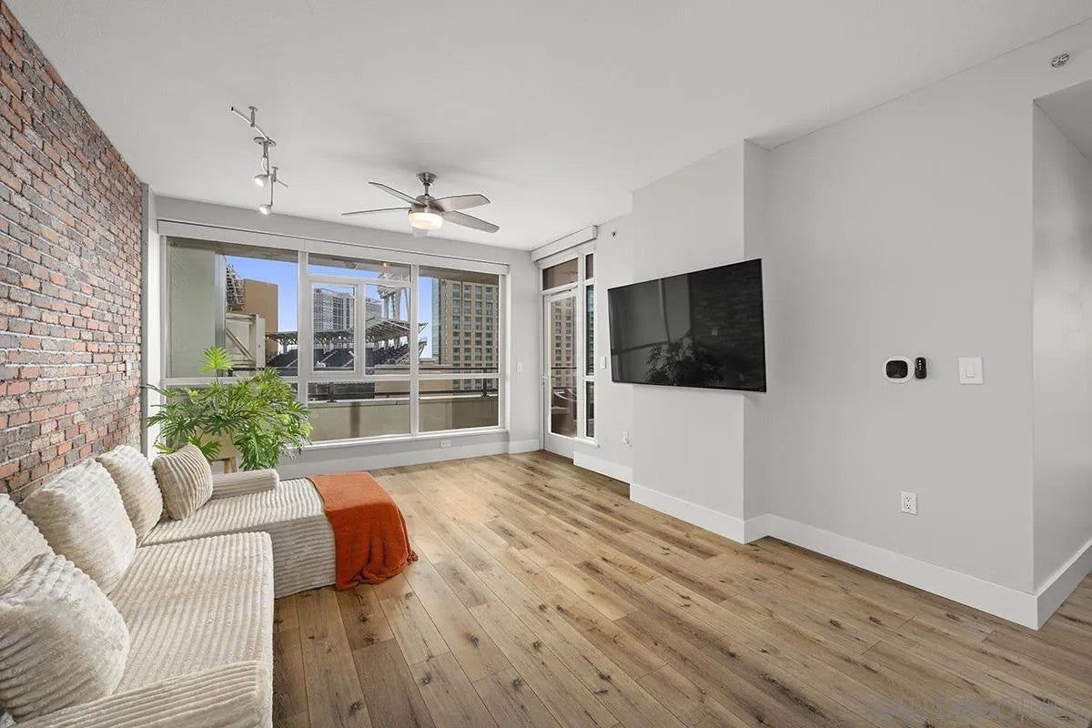 325 7th Ave 905