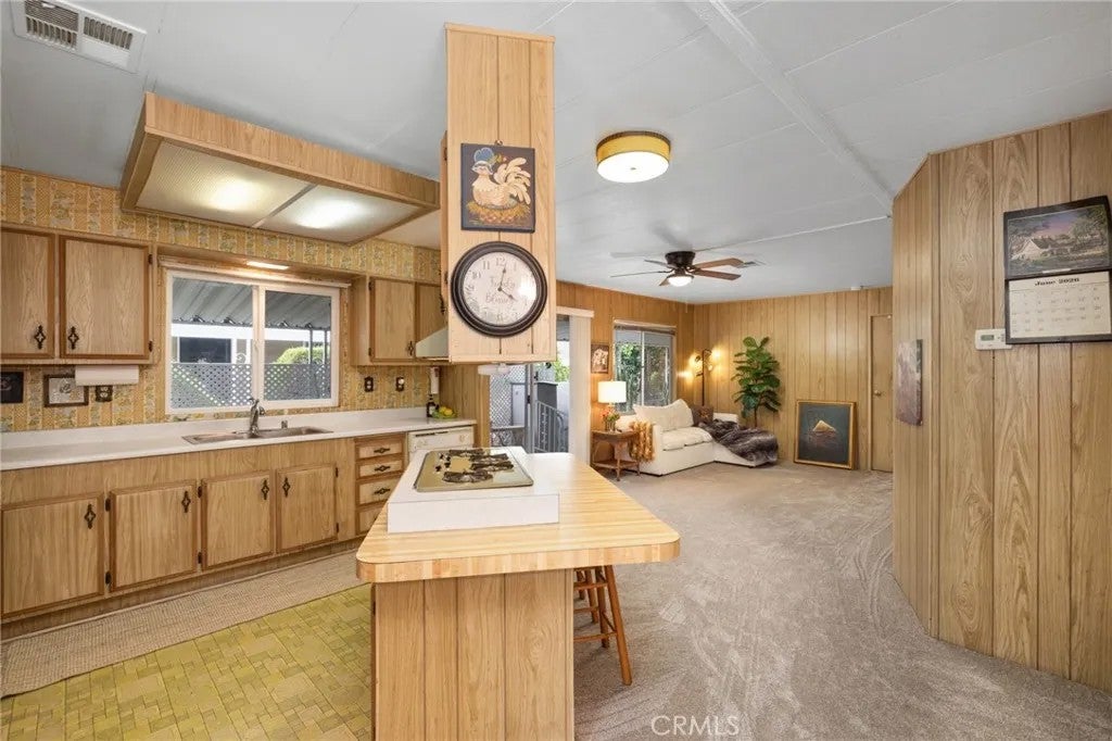2310 lake glen 52