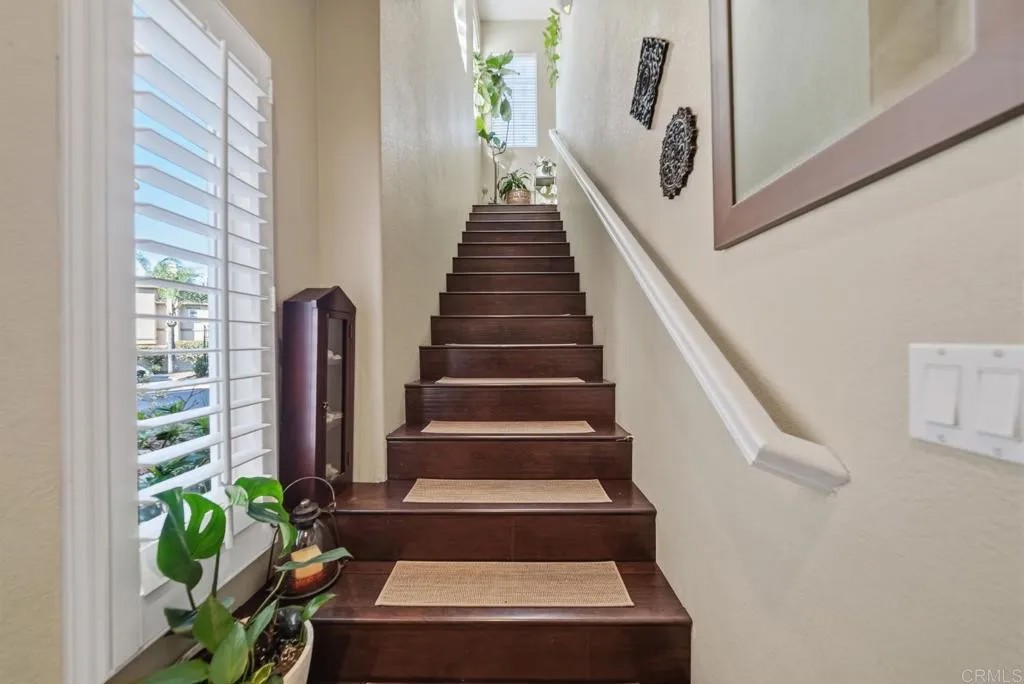 6263 Avenida De Las Vistas 6