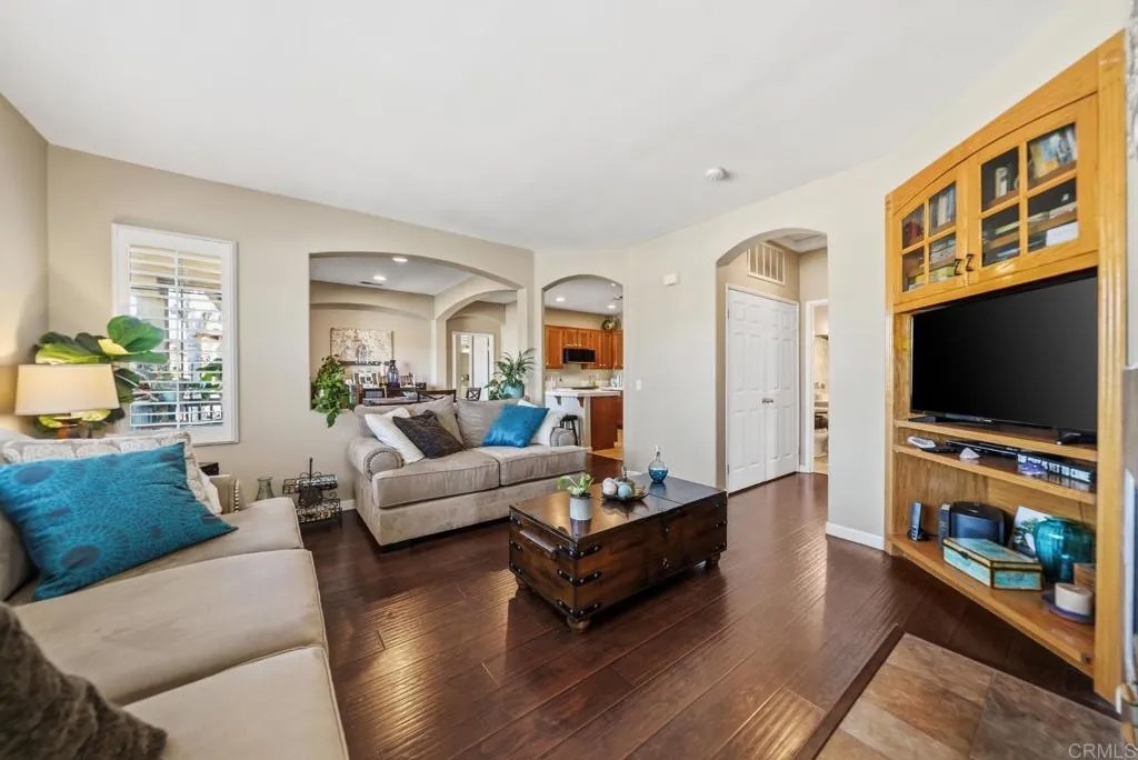 6263 Avenida De Las Vistas 6