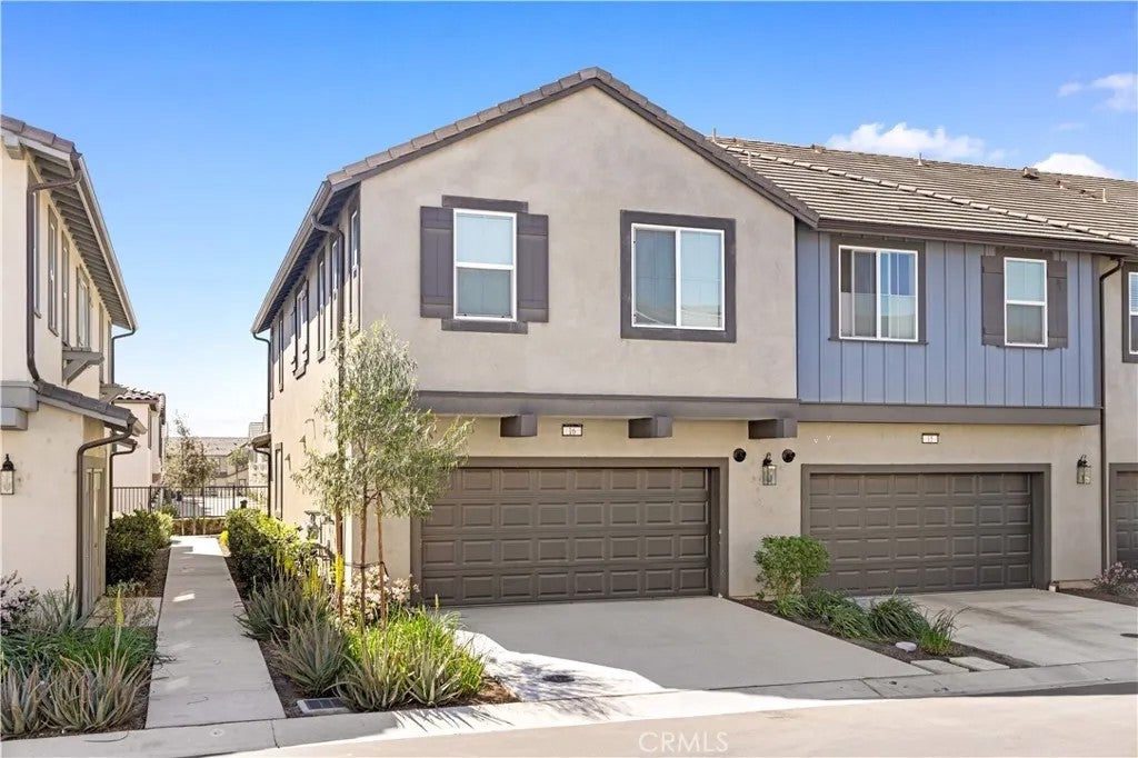 4056 E Peony Paseo 16