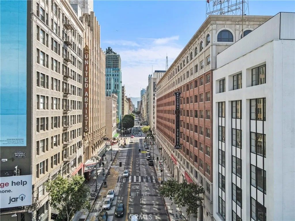 Photo of 939 S Broadway #1001, Los Angeles, CA 90015 (MLS # BB26003369)