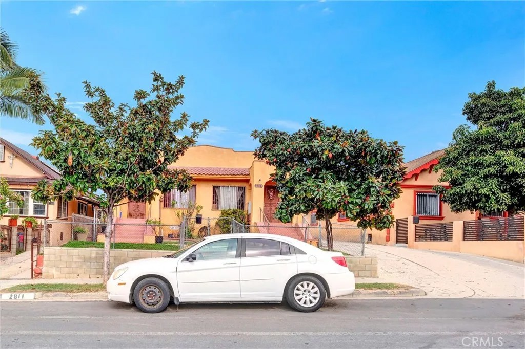 2811--2813 E Boulder Street