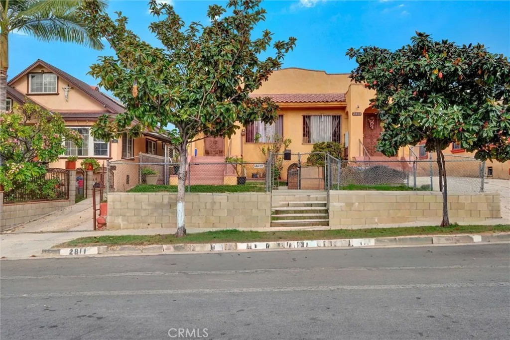 2811--2813 E Boulder Street