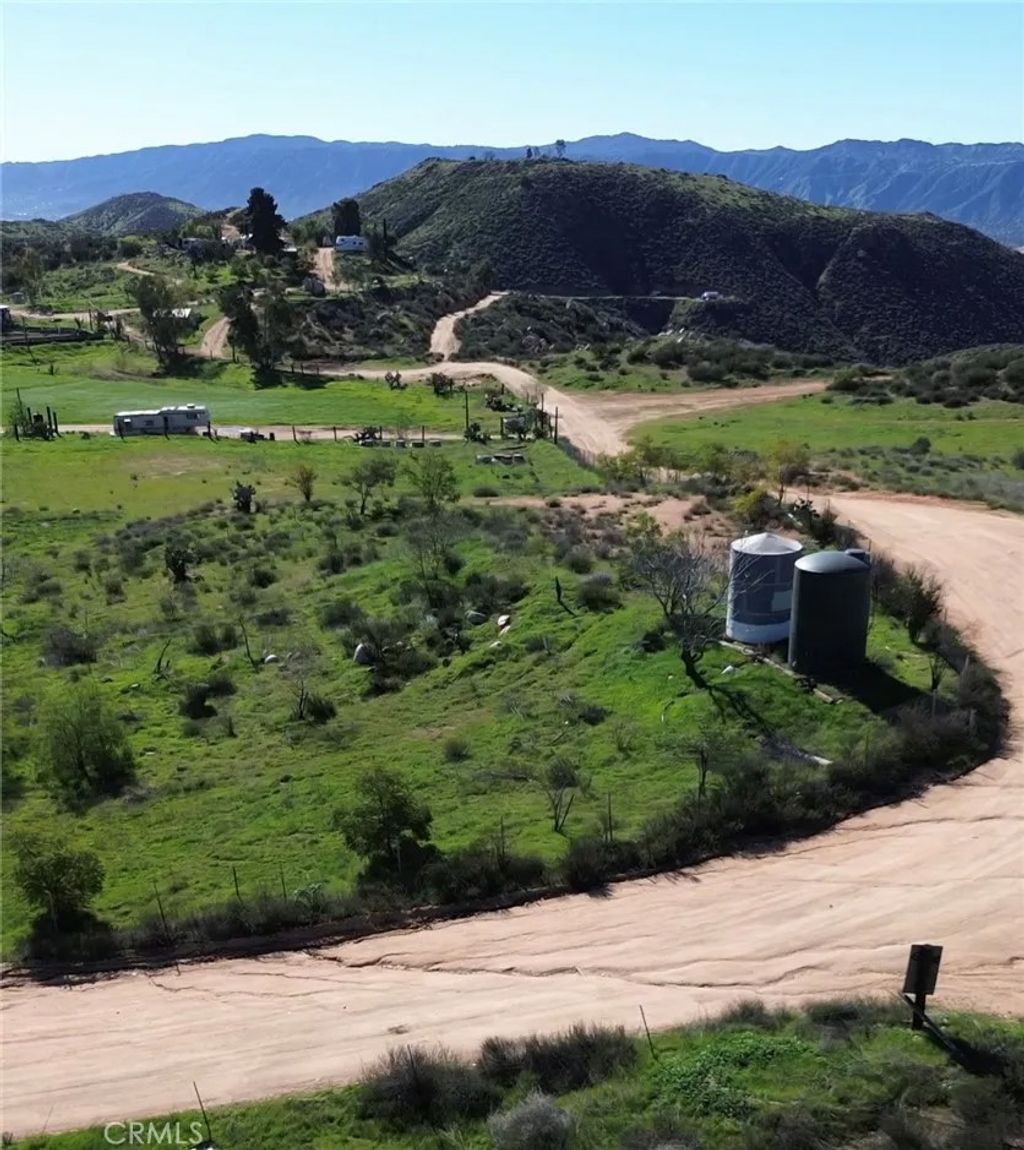 Photo of 17655 Snake, Lake Elsinore, CA 92532 (MLS # IG26012854)