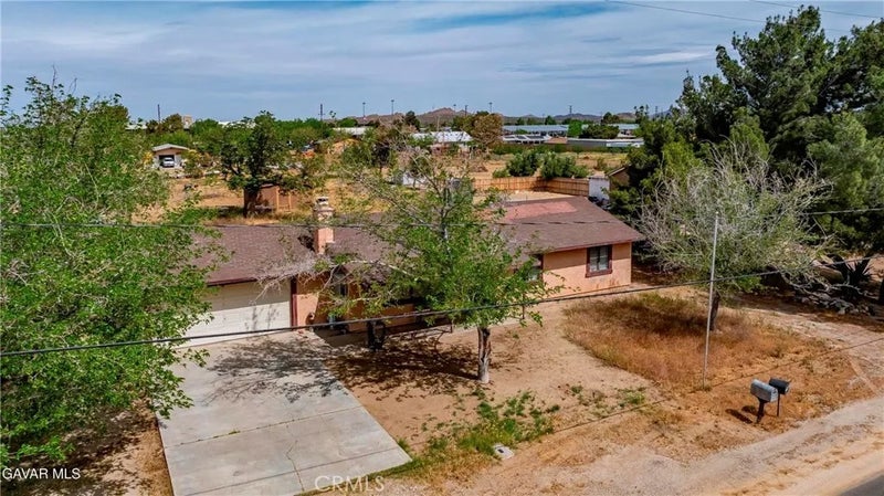 10731 E Avenue R2