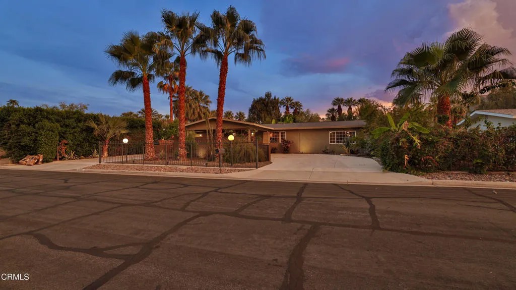 70121 Sun Valley Drive