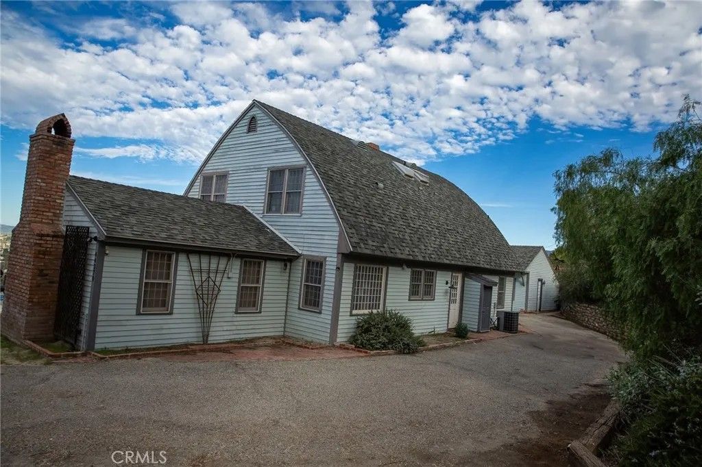 Photo of 44370 Mayberry Ave, Hemet, CA 92544 (MLS # CV26014452)