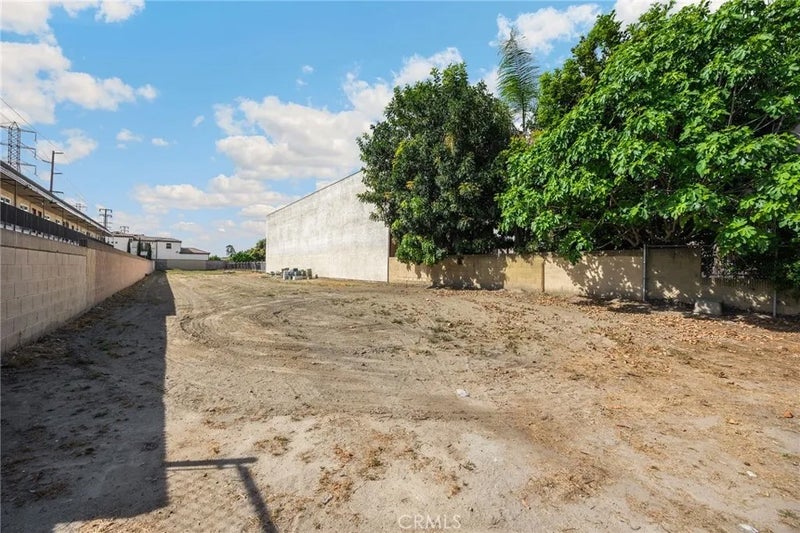 8826 Artesia