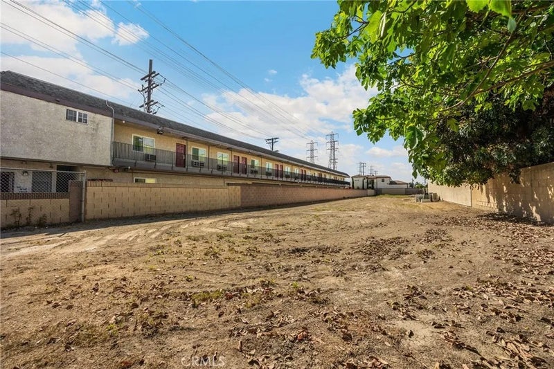 8826 Artesia