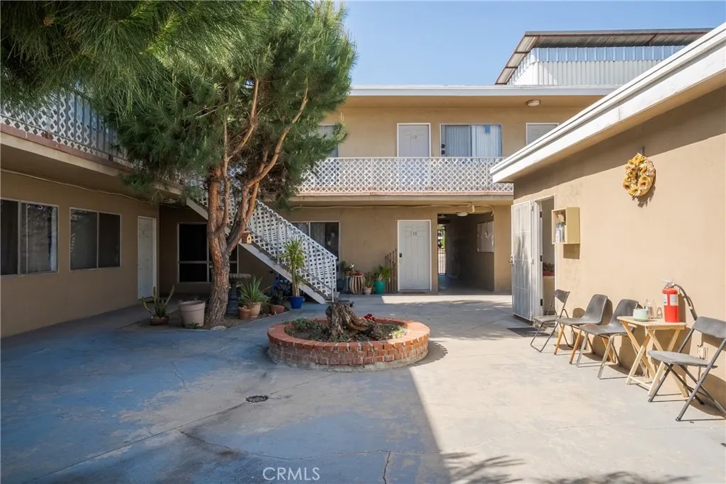475 E Foothill Boulevard