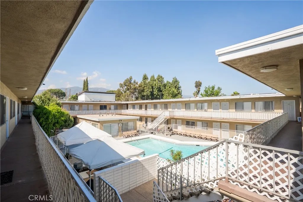 475 E Foothill Boulevard