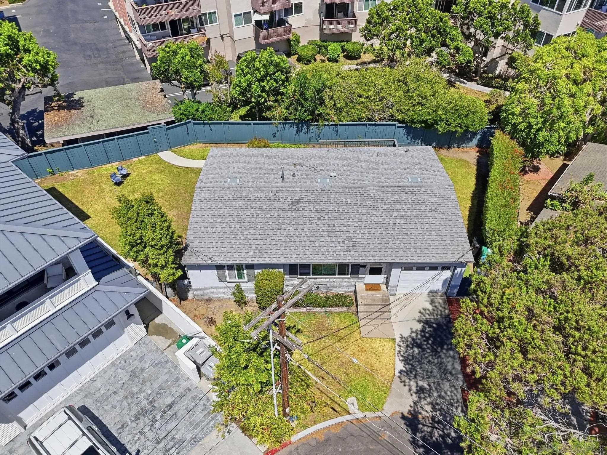 665 Pacific View Dr