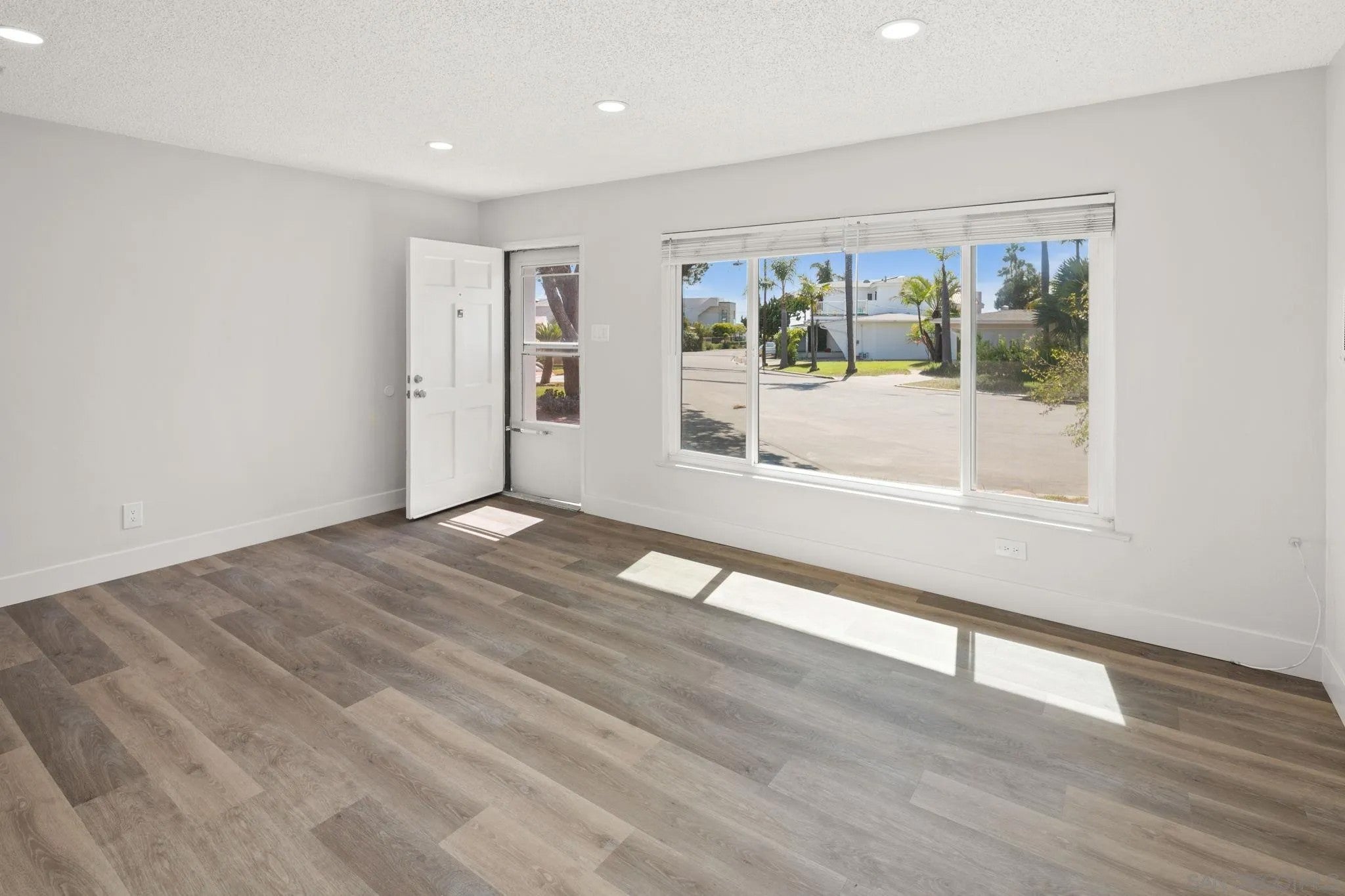 665 Pacific View Dr