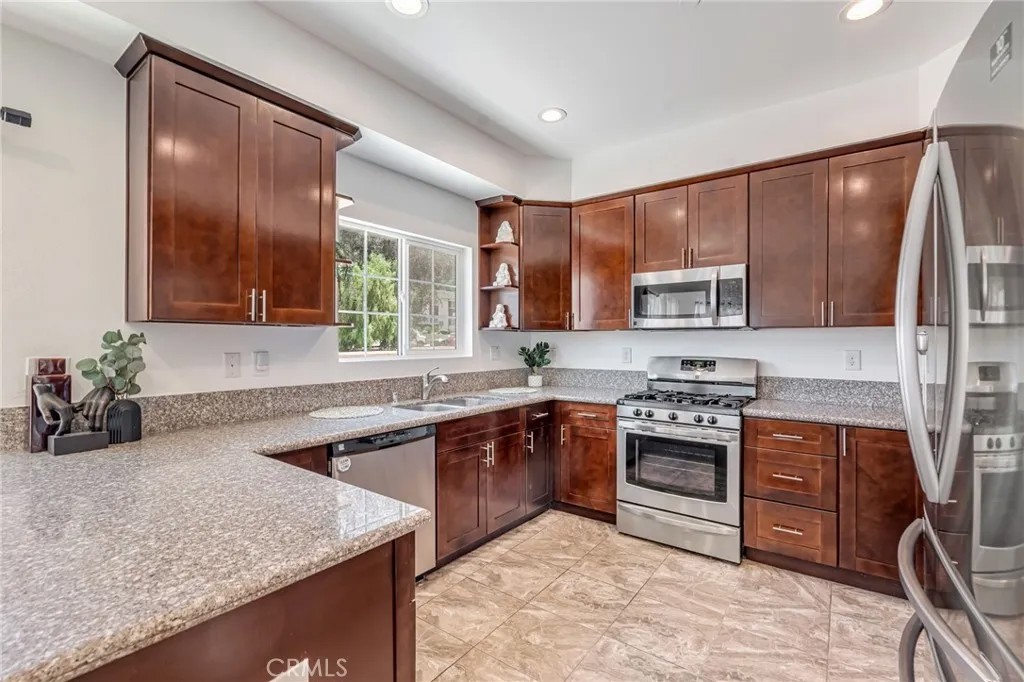 9330 Sunland 1