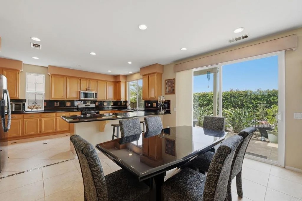 344 Plaza Los Osos