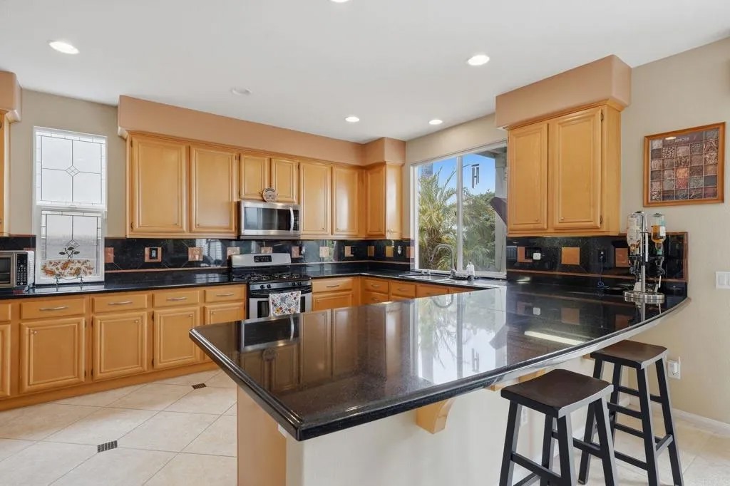 344 Plaza Los Osos