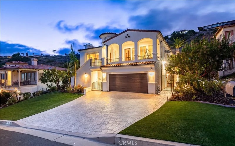 33 Nuvola Court