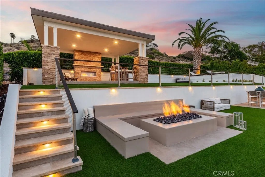 33 Nuvola Court