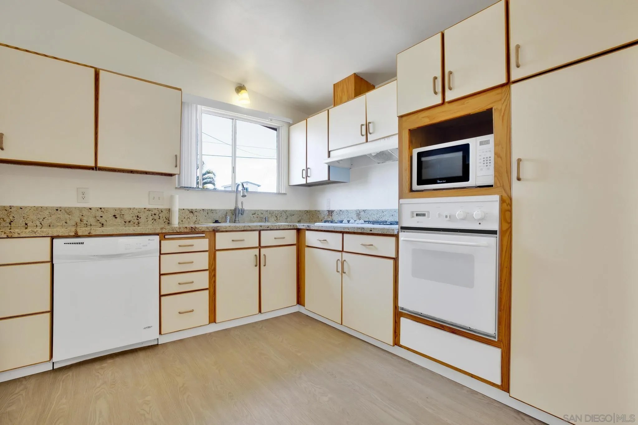 3141 Admiral Ave