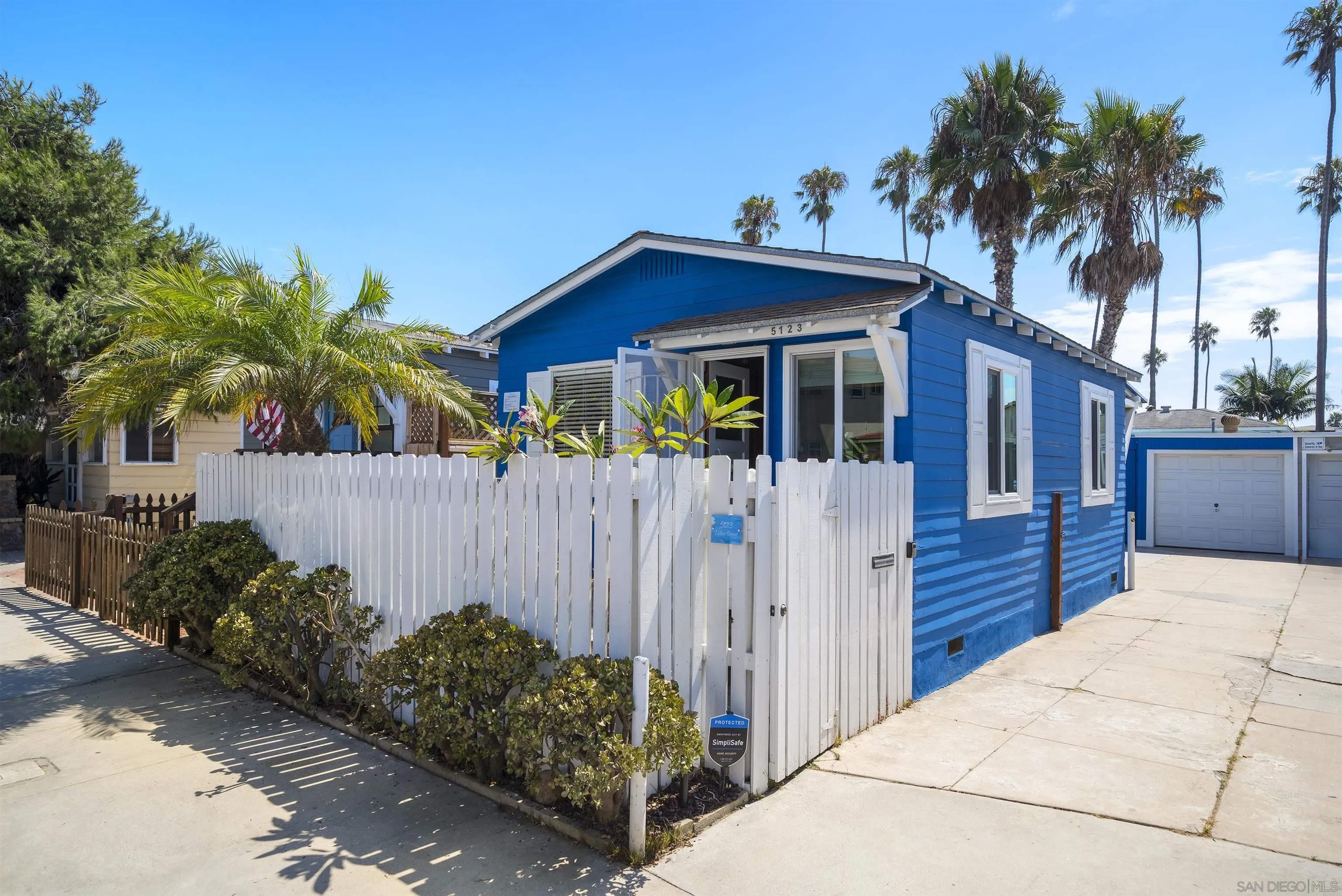 5123 Lotus St